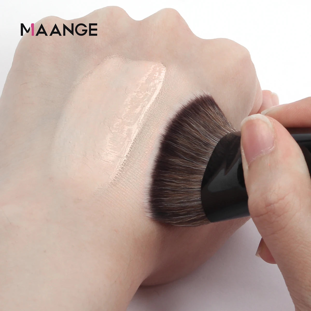 MAANGE Precision Foundation Brush